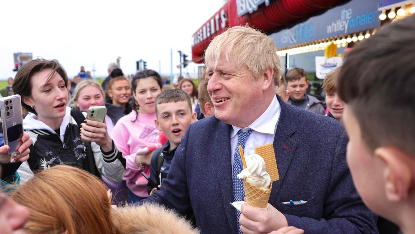 Anne Applebaum: Ce i-a făcut Brexit-ul lui Boris Johnson  / Populismul mincinos i-a adus căderea premierului și va continua să bântuie Marea Britanie