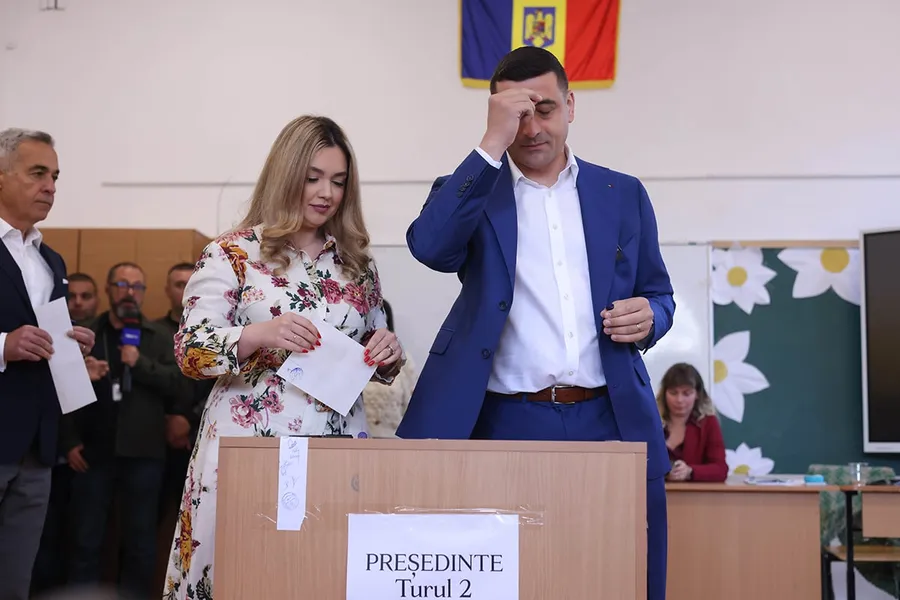 calin georgescu george simion alegeri prezidentiale 2025