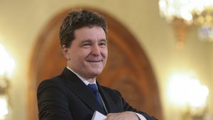 Preşedintele Nicuşor Dan a încheiat consultările cu parlamentarii plecați din partidele extremiste și cei neafiliați / Victoria Stoiciu, ex-PSD: Un guvern susținut de extremiști ar fi un pericol / Ninel Peia, ex-SOS: O alianță PSD-PACE-AUR nu are nevoie de minorități