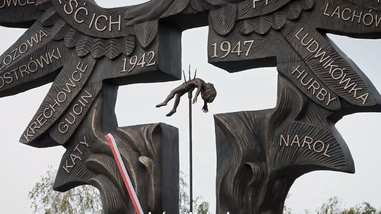 Primele exhumări ale victimelor masacrelor din Volhynia marchează un "punct de cotitură" în relaţia Polonia-Ucraina