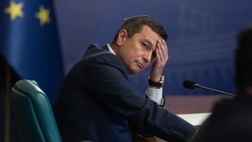 EXCLUSIV Miza campaniei declanșate de postul TV controlat de Maricel Păcuraru împotriva lui Sorin Grindeanu:  Cumpărarea celor 10 procente deținute la Romprest de Compania Națională Aeroporturi București  / Ministrul Transporturilor se opune vânzării, iar Realitatea Plus îl linșează mediatic / Pe rolul CNA sunt deja mai multe sesizări