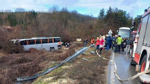 Accident grav în Bulgaria, cu un autocar românesc / MAE: Şoferii autovehiculelor implicate sunt români, iar pasagerii sunt cetăţeni străini