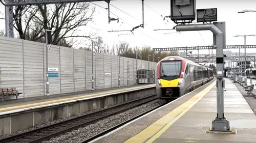 Cel puţin 14 trenuri Eurostar, anulate sâmbătă dimineaţa din cauza închiderii unei linii ferate lângă Londra