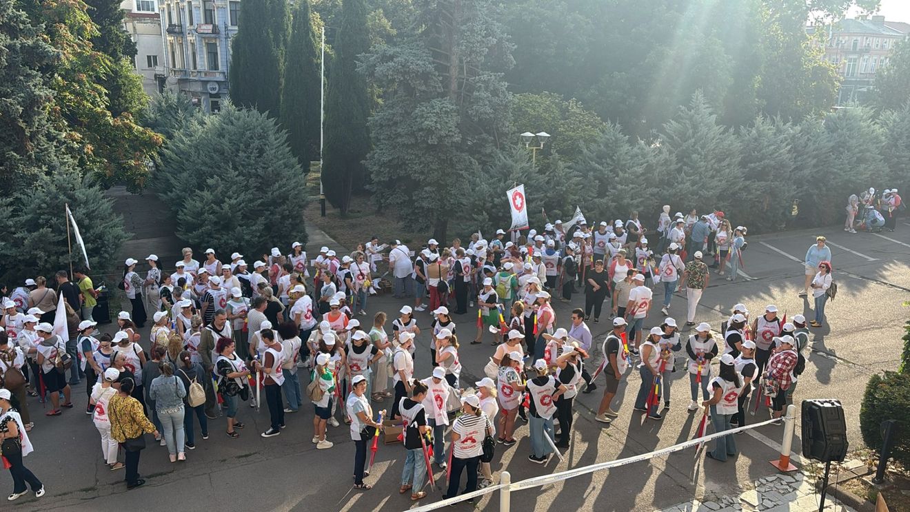 VIDEO Sindicatele protestează miercuri dimineața în fața Prefecturii Constanța: „Abilitatea Guvernului: Să nu respecte partenerii sociali” / „Spuneți că ne respectați e cazul să demonstrați”
