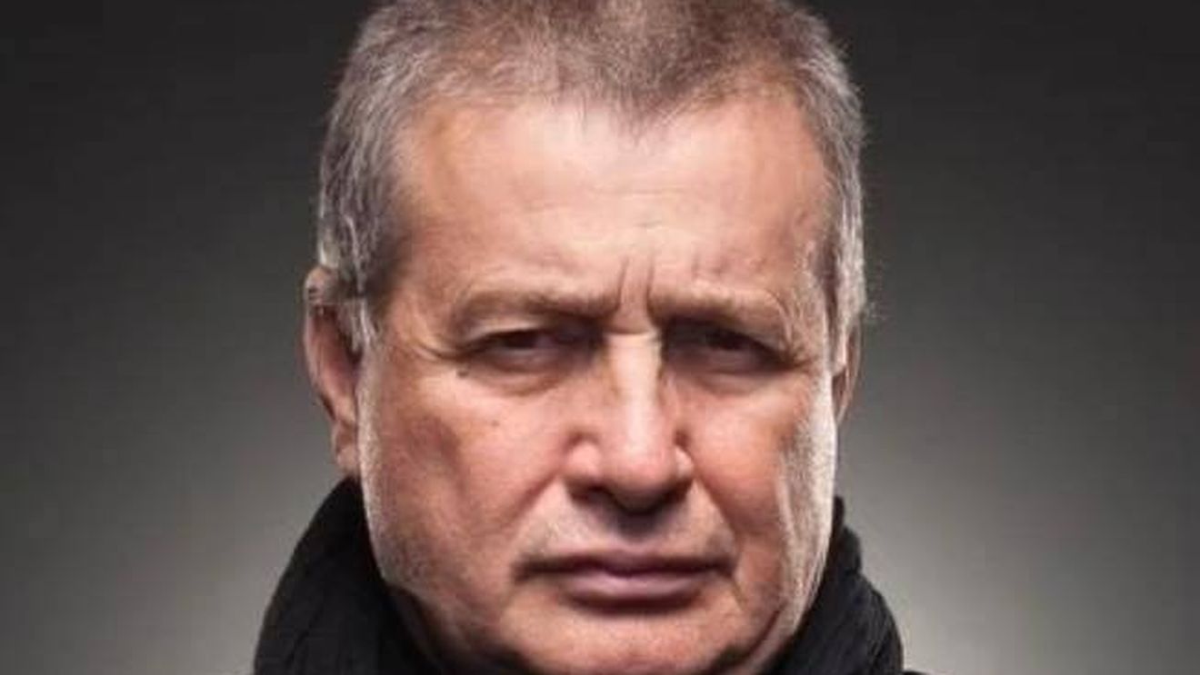 Dolj: Anchetă a Poliţiei, după ce o casă a lui Mircea Dinescu ar fi fost incendiată; poetul a depus plângere (surse)
