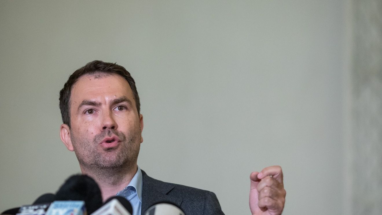 SURSE Drulă, mesaj intern în USR: Plecarea oricărui coleg este regretabilă, dar a lui Dacian Cioloș poate un pic mai mult pentru că încalcă o promisiune făcută românilor în ultimii 3 ani. “Ne-am unit și mergem la victorie”