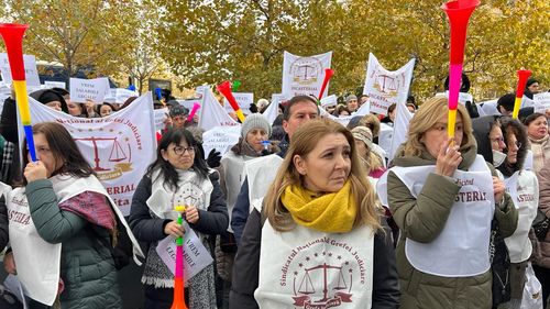 Grefierii de la Curtea de Apel și Tribunalul Iași au reluat protestele