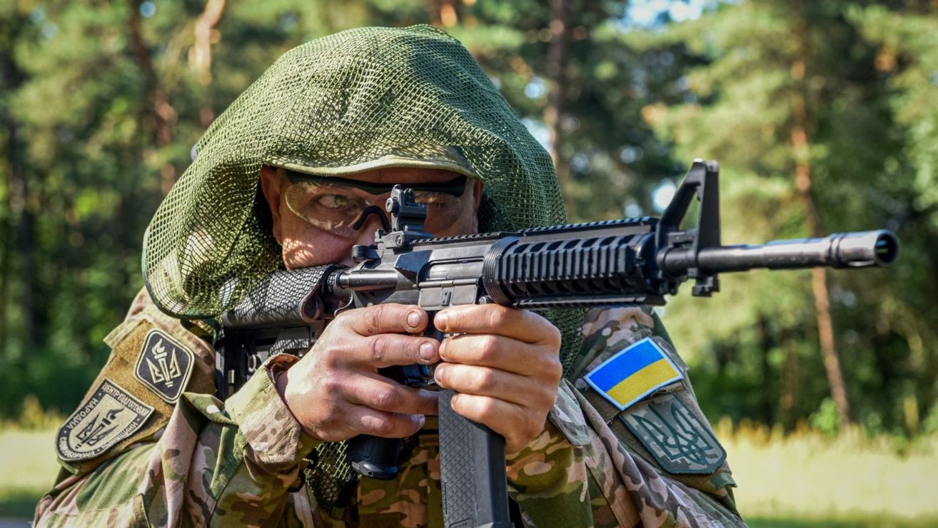 Estonia intenționează să furnizeze Ucrainei mai multe arme și un spital de campanie