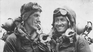 După 70 de ani o întrebare revine: cine a pus primul piciorul pe vârful celui mai înalt munte de pe planetă: Everest (reportaj The Times)