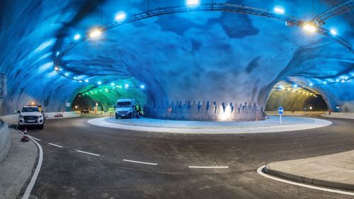 Cum arată tunelurile subacvatice care conectează insule îndepărtate la jumătatea distanței dintre Islanda și Scoția