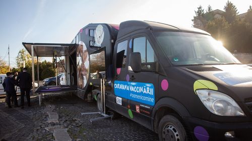 Caravana vaccinării în București într-un autobuz special amenajat