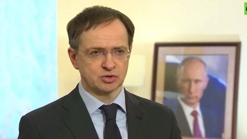Elevii din Rusia învăţă din noile manuale că ţara lor a fost „forţată” să intervină în Ucraina. Editorul cărţilor este Vladimir Medinski, asistentul lui Putin