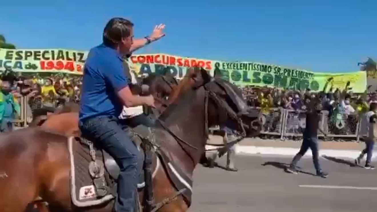 Președintele brazilian Jair Bolsonaro merge marţi în Rusia pentru o întâlnire cu Putin