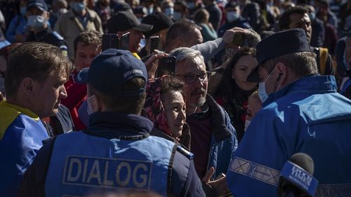 25 de sesizări depuse la Parchet pentru zădărnicirea combaterii bolilor după pelerinajul sfintei cuvioase Parascheva/ Printre cei acuzați sunt și jandarmi care le-au permis celor din afara Iașiului să ajungă la raclă