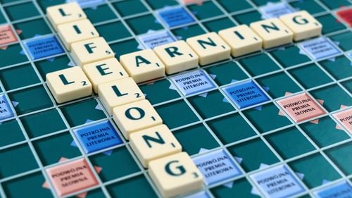 Participarea la învățare pe tot parcursul vieții a crescut în țările europene / România, printre codașe, ultima e Bulgaria / Suedia este țara cu cei mai mulți adulți care participă la învățare