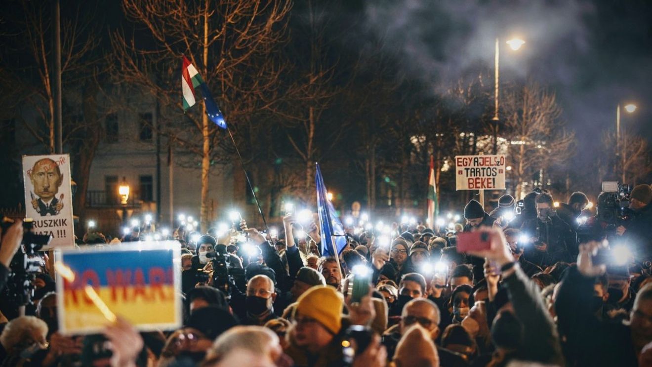Mii de oameni au protestat în Ungaria, cerând să înceteze „propaganda” presei de stat