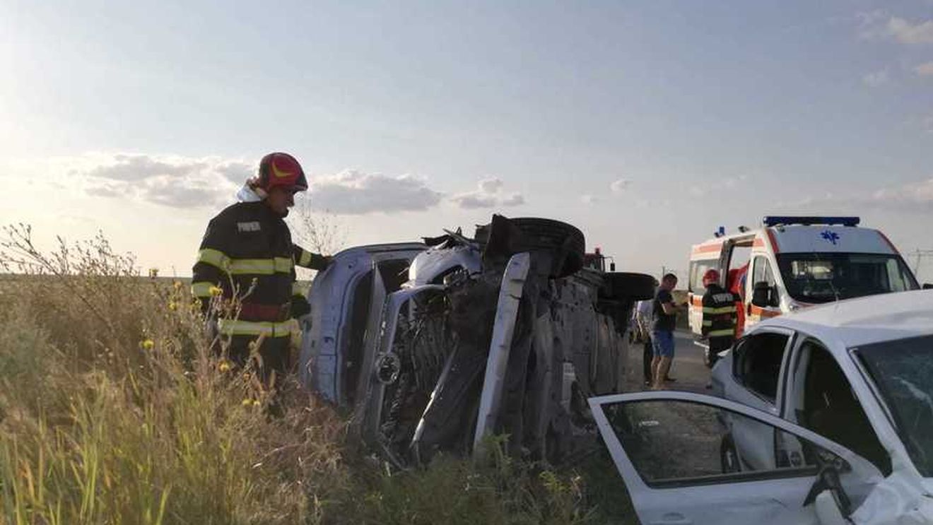 UPDATE Iași: A fost deschis dosar penal, pentru ucidere din culpă. Doi morți și mai mulți răniți, în urma unui grav accident rutier în care a fost implicat un microbuz
