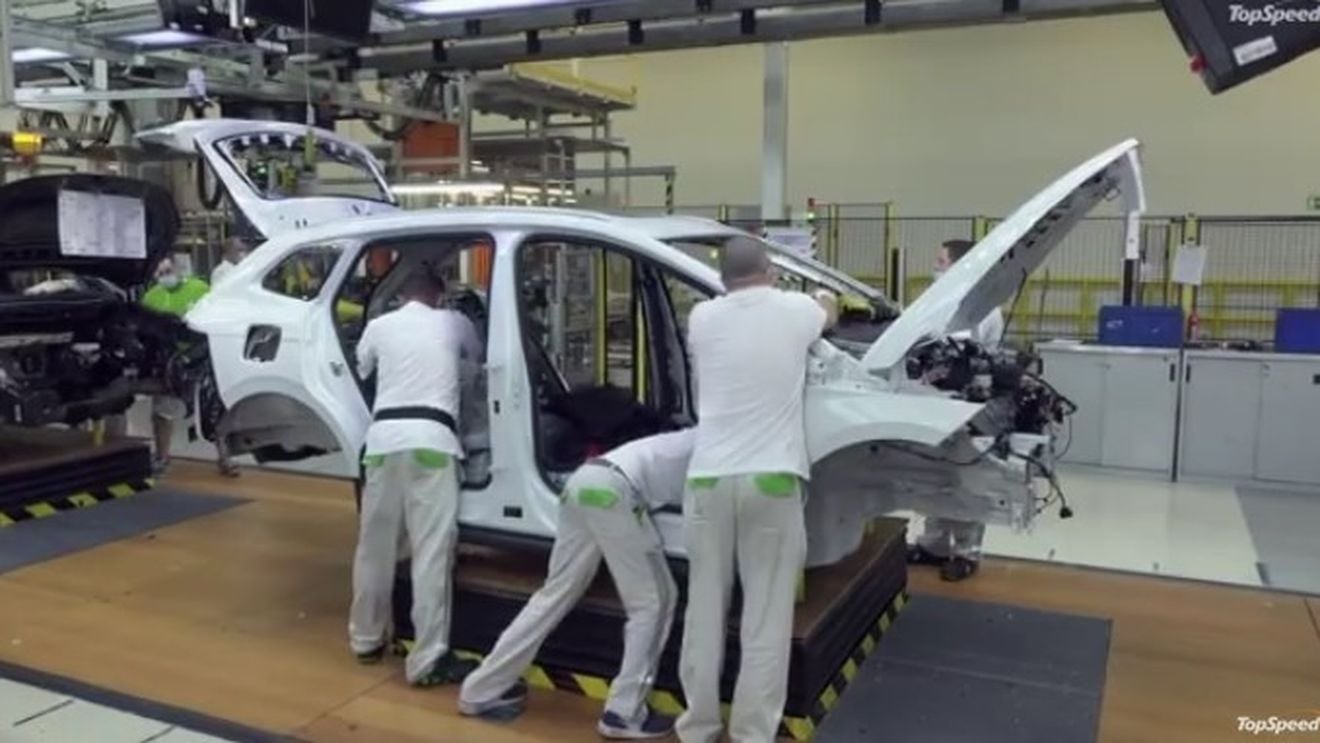 Industria auto din Slovacia ar putea fi amenințată de politica de taxe vamale anunțată de Donald Trump, potrivit unei analize a CNBC