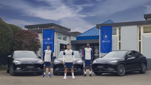 FOTO BYD a lansat o ediție limitată de Sealion 7, în parteneriat cu Inter Milan / Primele unități au fost livrate jucătorilor