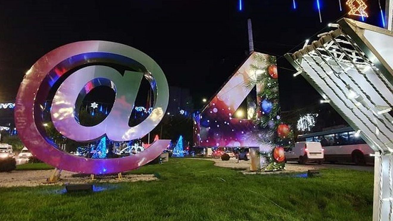 Primăria Sectorului 4 vrea să dea 650.000 de lei pentru iluminatul de sărbători