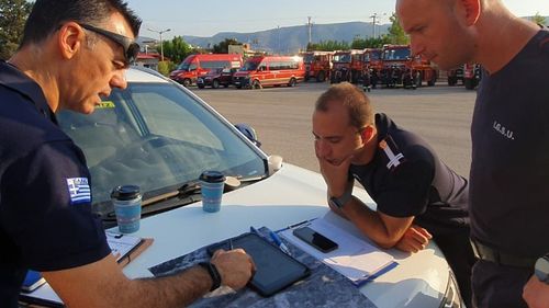 Pompierii români din Grecia au misiunea de a asigura protecţia a trei localităţi din zona Attica