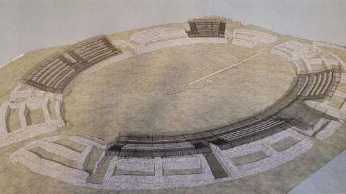 VIDEO Amfiteatrul roman de la Ulpia Traiana Sarmizegetusa va putea primi până la 750 de spectatori / Lucrările de restaurare se vor încheia în noiembrie / Proiect de 21 de milioane de lei din fonduri europene