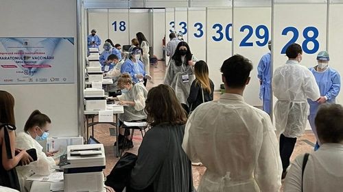 Aproape 44% din populația Bucureștiului de peste 12 ani este vaccinată anti-COVID. În top 5 mai sunt județele Cluj, Sibiu, Brașov și Timiș