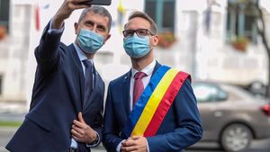 VIDEO INTERVIU Pe cine va susține primarul Timișoarei la șefia noului partid rezultat din fuziunea USR PLUS? Fritz: Vom vedea pe cine voi susține atunci când știu toți candidații/ Dan Barna sută la sută este ce trebuie pentru partidul USR-PLUS acum