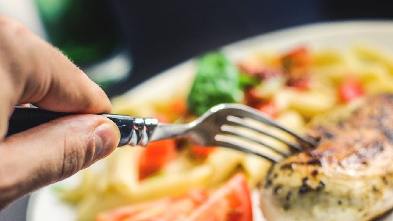 Marcel Ciolacu: Valoarea normei de hrană pentru pacienţii din spitale se va dubla. Aceeaşi valoare va fi acordată şi pentru masa copiilor din centrele de plasament