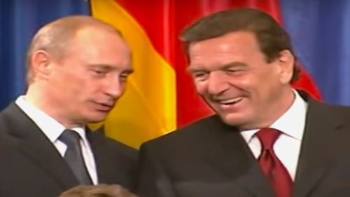 Cancelarul german Olaf Scholz îi cere lui Gerhard Schröder demisia din funcțiile pe care le deține în mari grupuri rusești