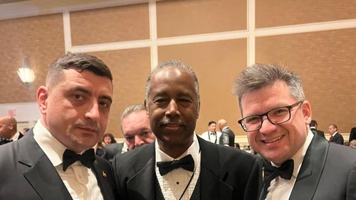 Cât costă biletul la ceremonia de inaugurare a președintelui Trump / Presa americană anunță că au fost scoase la vânzare 220.000 de bilete / Cum au ajuns Ponta, Simion și Neamțu în Statele Unite