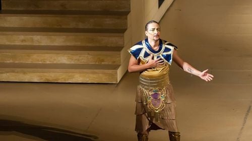 Secretar de stat în Ministerul Culturii, acuzat de hărțuire sexuală / Faptele s-ar fi petrecut pe când Cosmin Marcovici era directorul Operei din Iași iar autoarea plângerii, pe atunci minoră, cânta în corul Juniorii Operetei/ Demnitarul respinge acuzațiile/ Reacția ministrului culturii