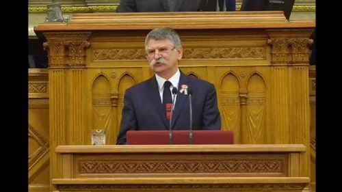 Președintele Parlamentului Ungariei, surprins în timp ce le spunea șefilor serviciilor secrete că partidele rivale ale Fidesz sunt cea mai periculoasă amenințare la adresa securității naționale