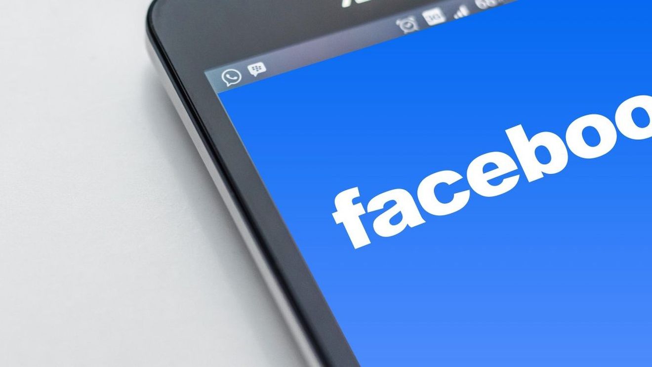 Un nou ex-angajat Facebook vrea să denunțe compania în fața Congresului SUA.  Sophie Zhang susține că simte că are „sânge pe mâini” după ce a lucrat pentru Facebook