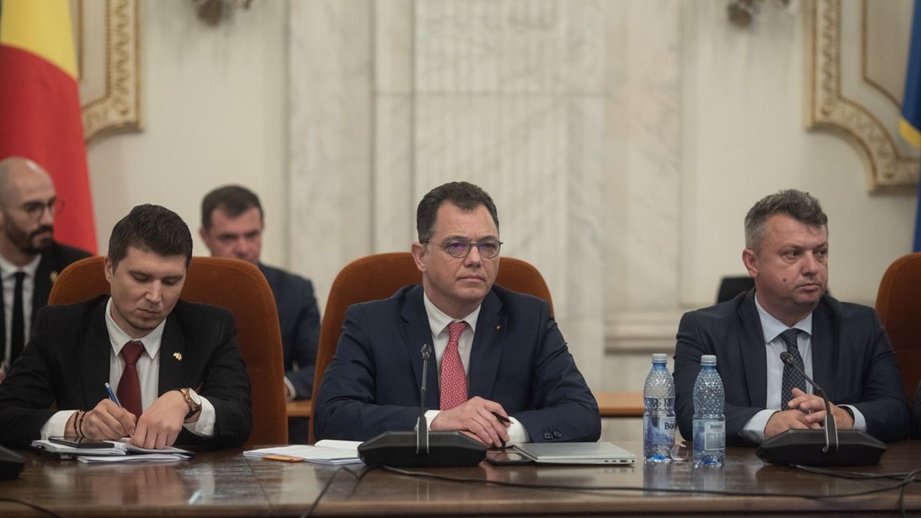 Ministrul Turismului, Radu Oprea: Nu a ajuns niciun fel de pericol către plajele din România şi litoralul este sigur, se poate înota în apa mării fără probleme/ Există partea de război hibrid. Cred că este o dezinformare