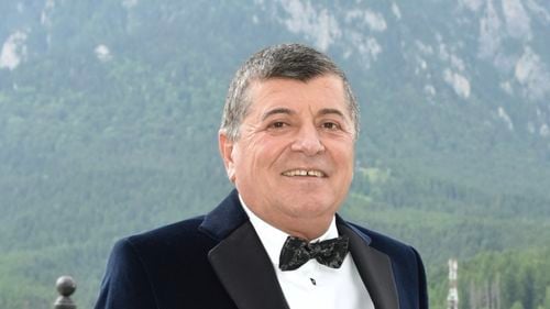 UPDATE Primarul ales al orașului Bușteni, Emanoil Savin, a murit / Bărbatul de 65 de ani a suferit un stop cardio-respirator pe un teren de fotbal