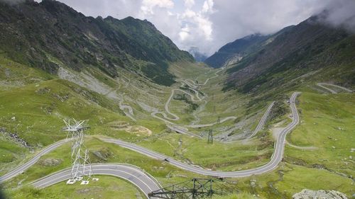 ISU a intervenit la cota 2000 în urma unui accident pe Transfăgărășan/ Sensul de mers spre Bâlea Lac este blocat
