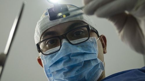 Pensionarii cu venituri mici beneficiază de servicii stomatologice gratuite, la Cluj-Napoca / Primar: 10% din pensionarii clujeni devin eligibili / Vor fi tratați în cabinetele Facultății de Medicină Dentară