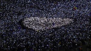 Peste 10.000 de persoane la mitingul „EuRo Manifest”, în Piaţa Victoriei: Este momentul să ne facem auziţi şi să arătăm că România este şi va rămâne parte a familiei europene! / Participanți la mitingurile pro-Georgescu, identificați de jandarmi în zona manifestației