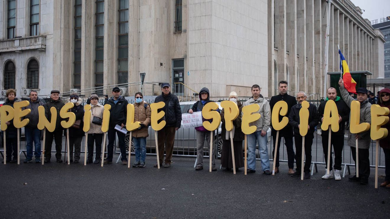USR: Guvernul PSD-PNL nu a îndeplinit jalonul PNRR privind reforma pensiilor speciale / Ministerul Muncii a prezentat un proiect conceput clar neconstituţional prin care sunt salvate pensiile speciale, nu se face nicio reformă