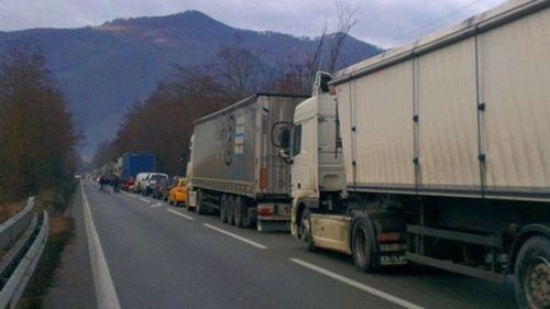 Aglomerație pe Valea Oltului: Trafic în coloană și coadă de 3 kilometri pe ambele sensuri din cauza unor lucrări