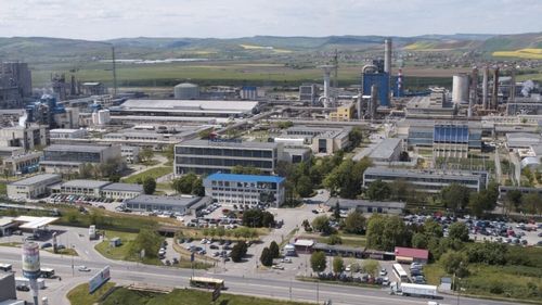 BREAKING Primul mare producător afectat de scumpirile la energie: Azomureș anunță că va opri temporar producția de îngrășăminte din cauza prețului ridicat la gaze și energie electrică