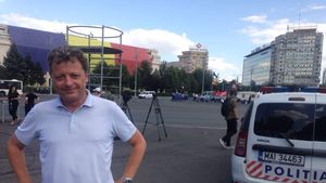 VIDEO Reporter la televiziunea publică austriacă: Trei jandarmi îl urmăreau pe cameramanul meu, l-au împins și l-au lovit fără nici un motiv. L-au lăsat să plece abia după ce i-au aplicat cinci sau șase lovituri