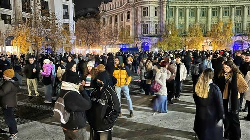 Uniunea Naţională a Studenţilor din România condamnă cu vehemenţă pachetul de măsuri de austeritate pregătit de Executiv: Reprezintă un atac direct asupra viitorului tinerilor din România