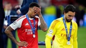 Chelsea o ironizează pe Arsenal după ratarea Ligii Campionilor: Invitație pentru „casa trofeelor” de pe Stamford Bridge