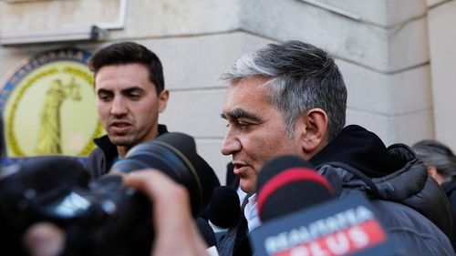 Vlad Oprea a anunțat pe Facebook că de luni revine la primăria Sinaia / Edilul a scăpat de arestul la domiciliu pentru că procurorul de caz a întârziat cu o zi depunerea cererii de prelungire a măsurii