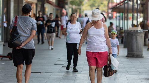 METEO: Cod galben de caniculă în nouă judeţe şi în Bucureşti, vineri şi sâmbătă