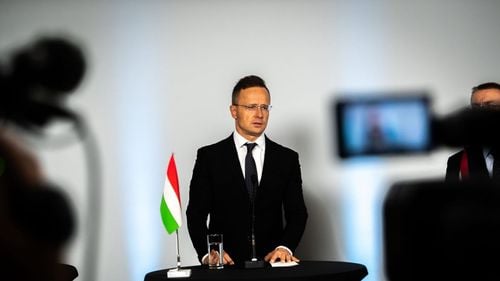 Ministrul ungar de Externe: Budapesta susţine „ferm” şi „necondiţionat” aderarea Republicii Moldova la UE