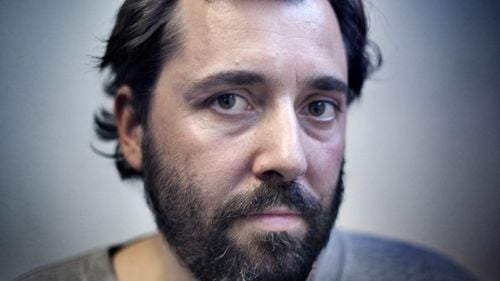 Regizorul și activistul maghiar Árpád Schilling, mesaj pentru unguri: ”Să fie în sfârșit clar pentru toată lumea cum gândesc ungurii/ Fiecare alegător Orban, cu excepția celor care se trezesc acum, este nazist. NAZIST! Mai mult!! NAAA-ZIIIST!”