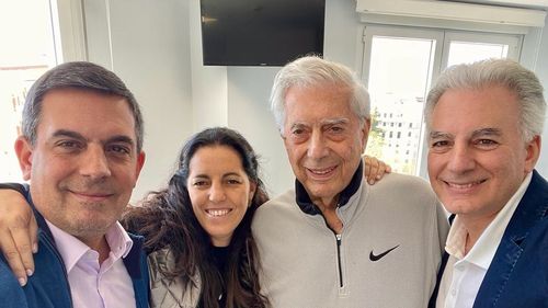 Mario Vargas Llosa s-a vindecat de Covid și va fi externat astăzi
